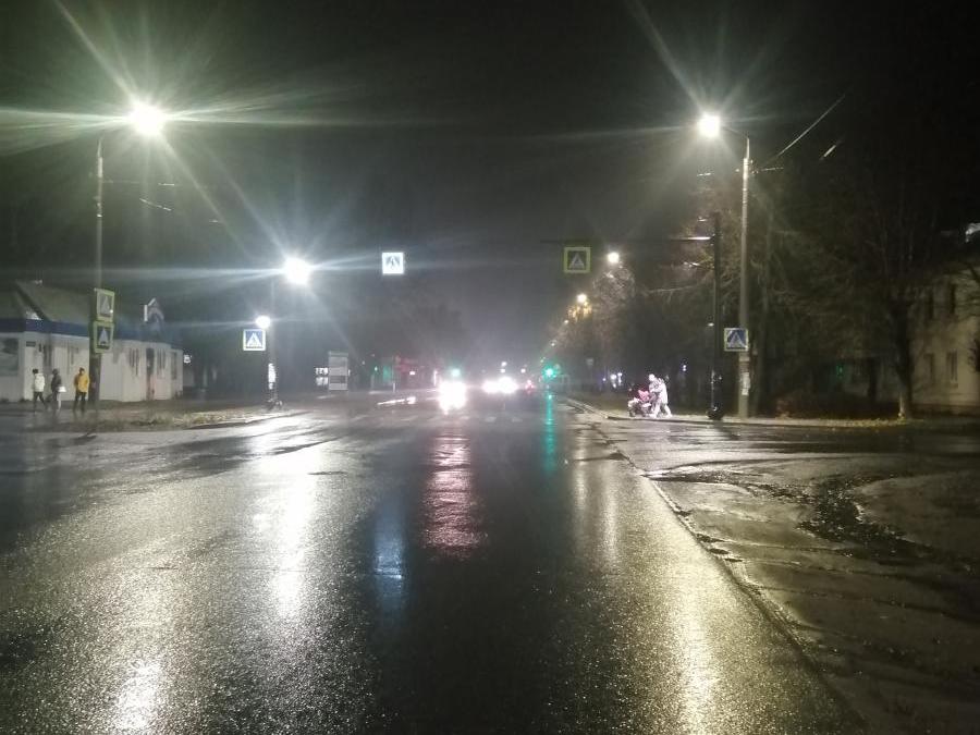 На ул.50-летия Комсомола 19-летняя девушка попала под колеса начинающего водителя