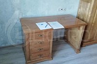 Стильные столы из дуба в интерьере квартиры