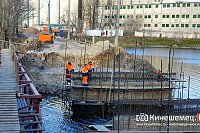 На мосту через Казоху армируют опоры