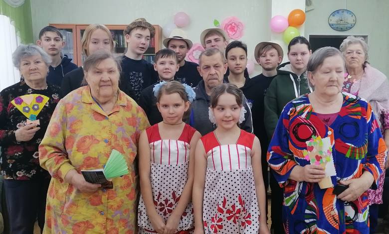 Воспитанники Кинешемского детского дома посетили пожилых людей