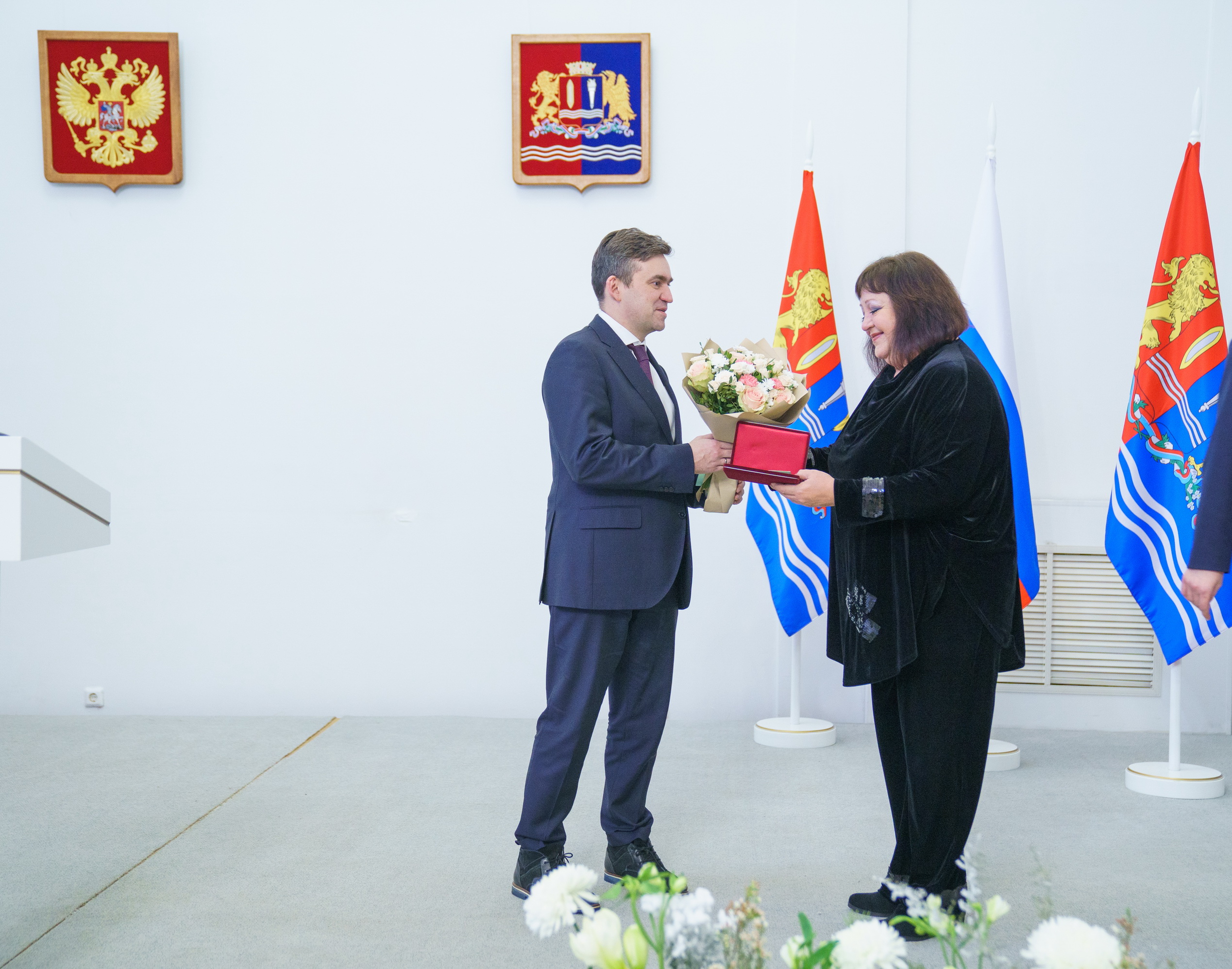 Станислав Воскресенский вручил государственные награды выдающимся жителям региона