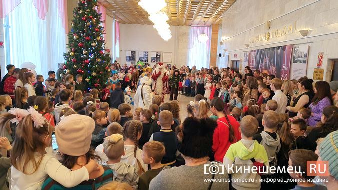 В Кинешемском театре состоялась благотворительная елка