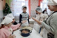 С воспитанниками Кинешемского детского дома провели мастер-класс «Вкусные пельмешки»