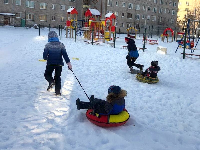В новогодние каникулы в микрорайонах Кинешмы для детей организовали спортивные мероприятия