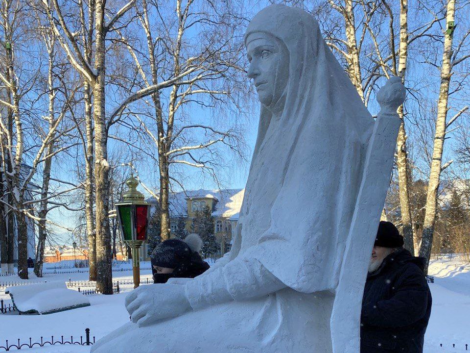 В Успенском Дуниловском монастыре освятили памятник великой княгине Елизавете Федоровне