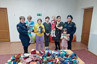 Сотрудники ИК №3 доставили теплые вещи в Кинешемский социально-реабилитационный центр