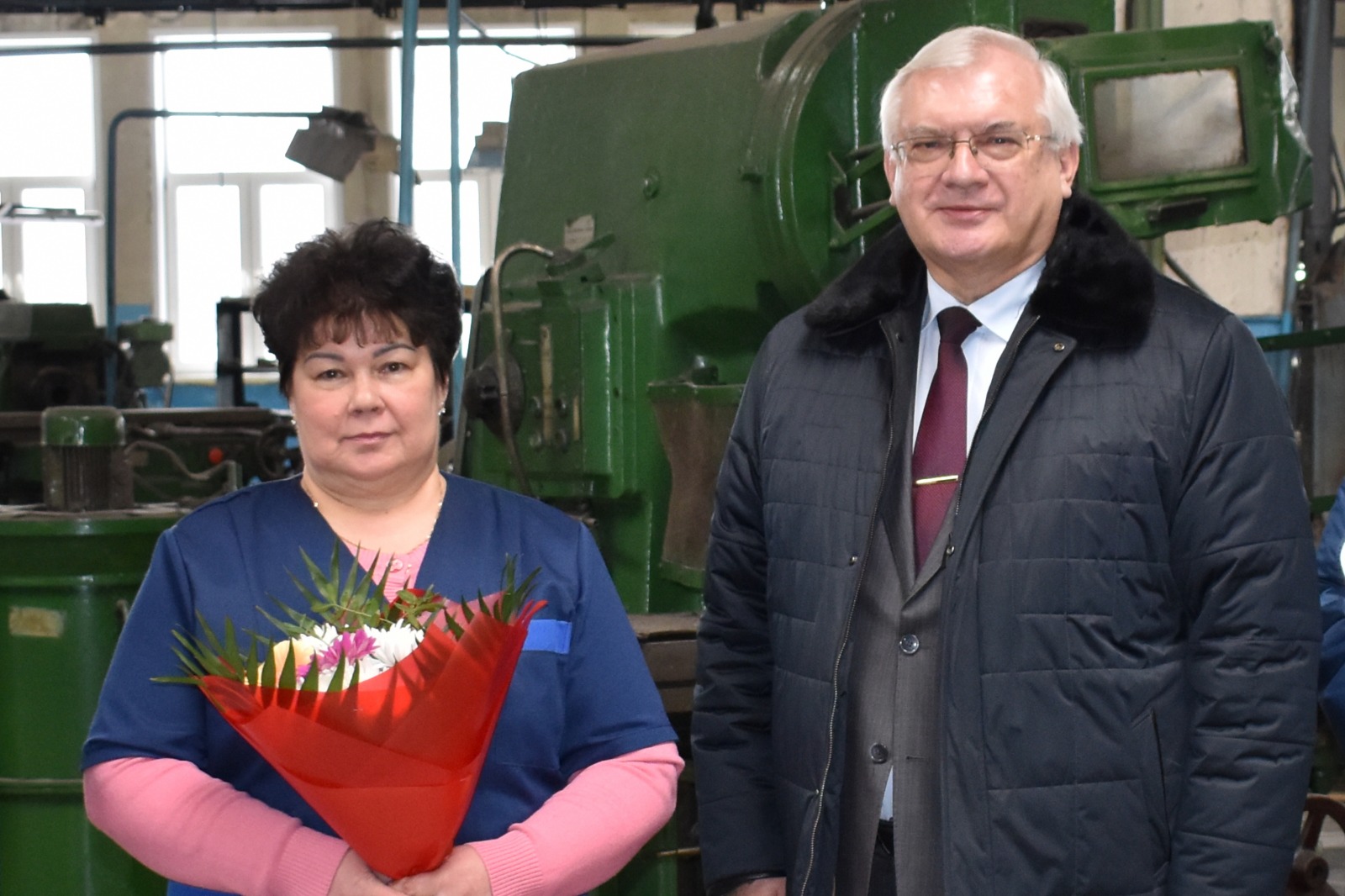 Александр Фомин поздравил женщин непростых профессий с 8 марта
