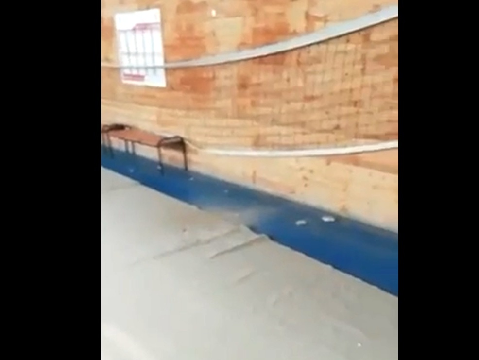 В кинешемской спортшколе «Арена»  во время тренировки гимнасток обрушился потолок