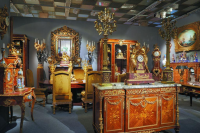 Антиквариат нарасхват: в стране дефицит старинной мебели иностранного производства