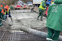 Работы по ремонту мостов через Казоху и Томну идут в две смены