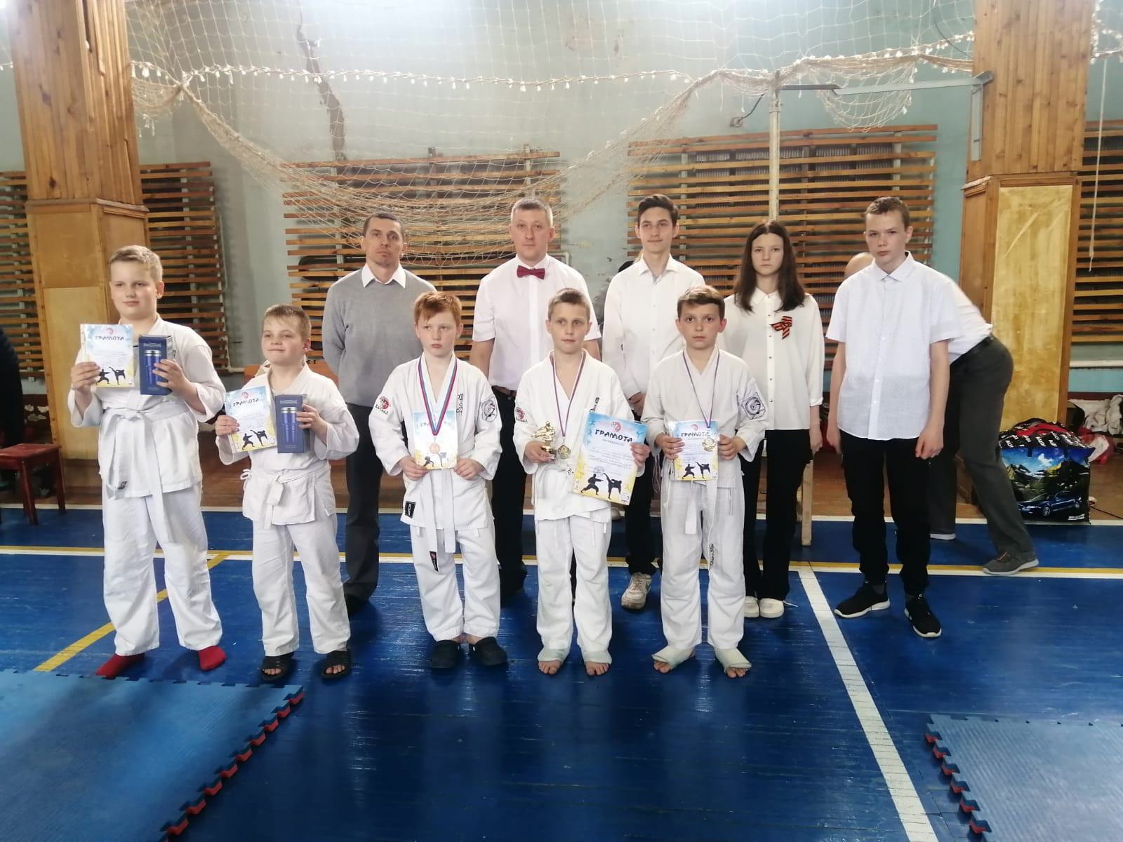 Воспитанники СШ «Волжанин» завоевали награды на турнире клуба «Каскад» по каратэ