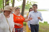 Губернатор вместе с жителями Наволок оценил благоустройство парка «Комсомольский»