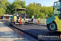 На мосту через Казоху полным ходом идет асфальтирование дорожного полотна