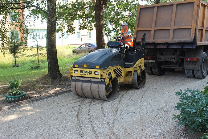 В Кинешме судились жильцы дома, часть которых выступила против асфальтирования двора