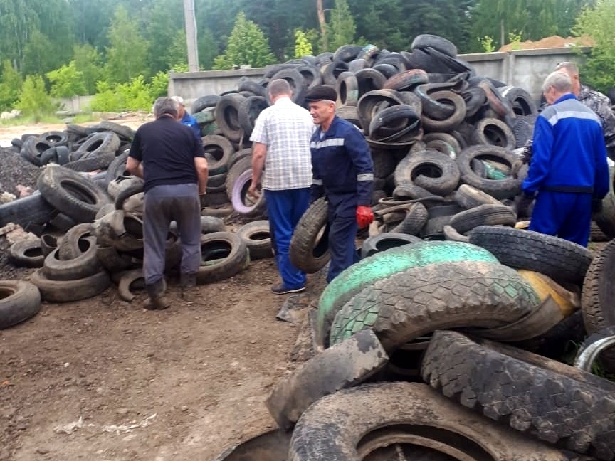 С улиц Кинешмы вывезено 20 тонн автопокрышек