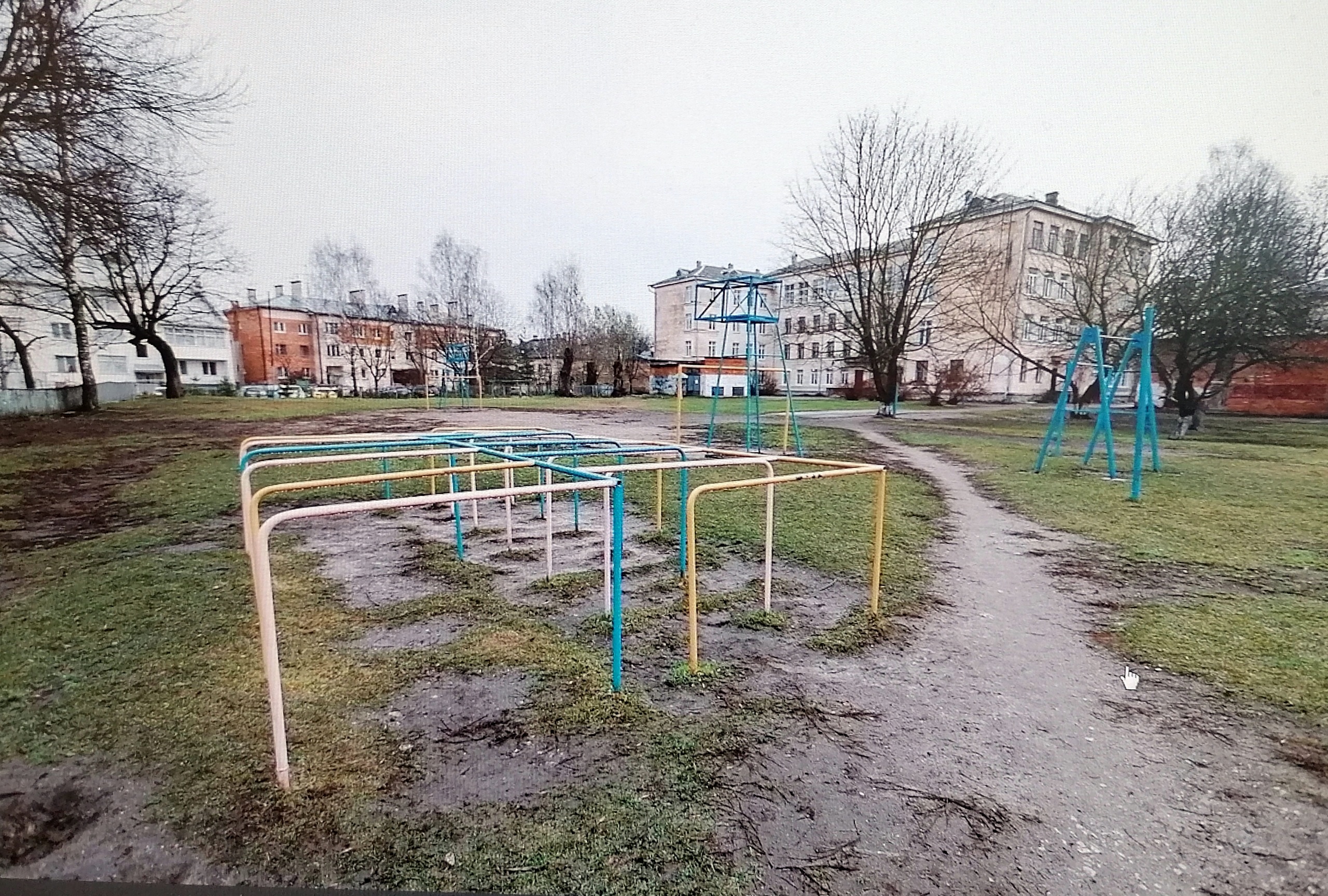 Суд обязал спортшколу «Арена» отремонтировать площадку на ул.Виноградова