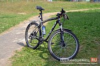 На ул.Фестивальной пенсионерка на велосипеде оказалась под колесами «Рено Логана»