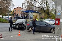Жесткое ДТП у автовокзала Кинешмы: столкнулись «Мазда» и «Опель»