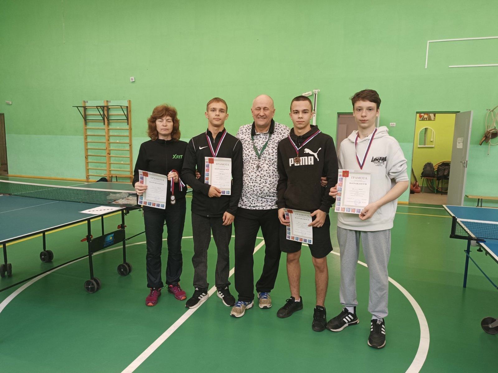 Школа №16 победила в турнире по настольному теннису