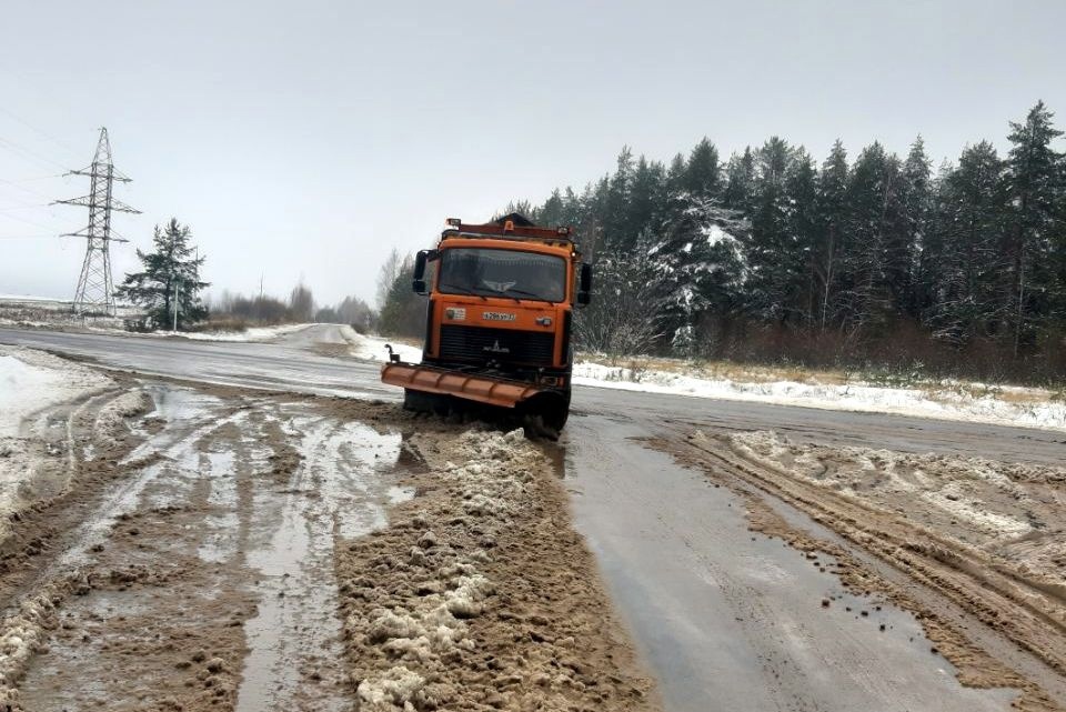 В Кинешемском районе ликвидируют последствия снегопада