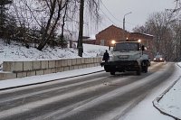 Дороги Кинешмы обрабатывают противогололёдным составом