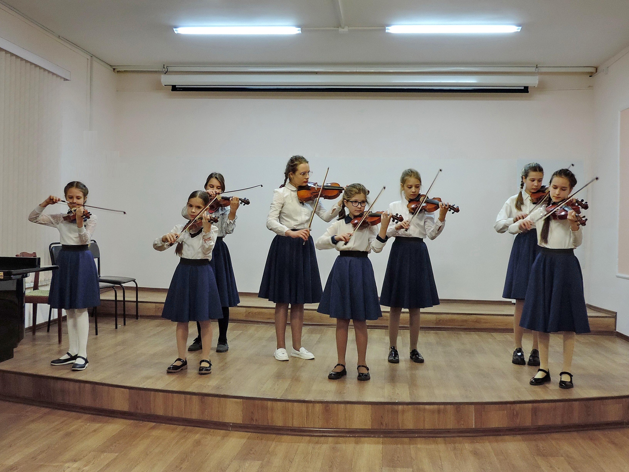 Ансамбль скрипачей «Синяя птица» завоевал диплом конкурса памяти Олега Борисова