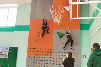 В школе №18 состоялись областные соревнования по скалолазанию