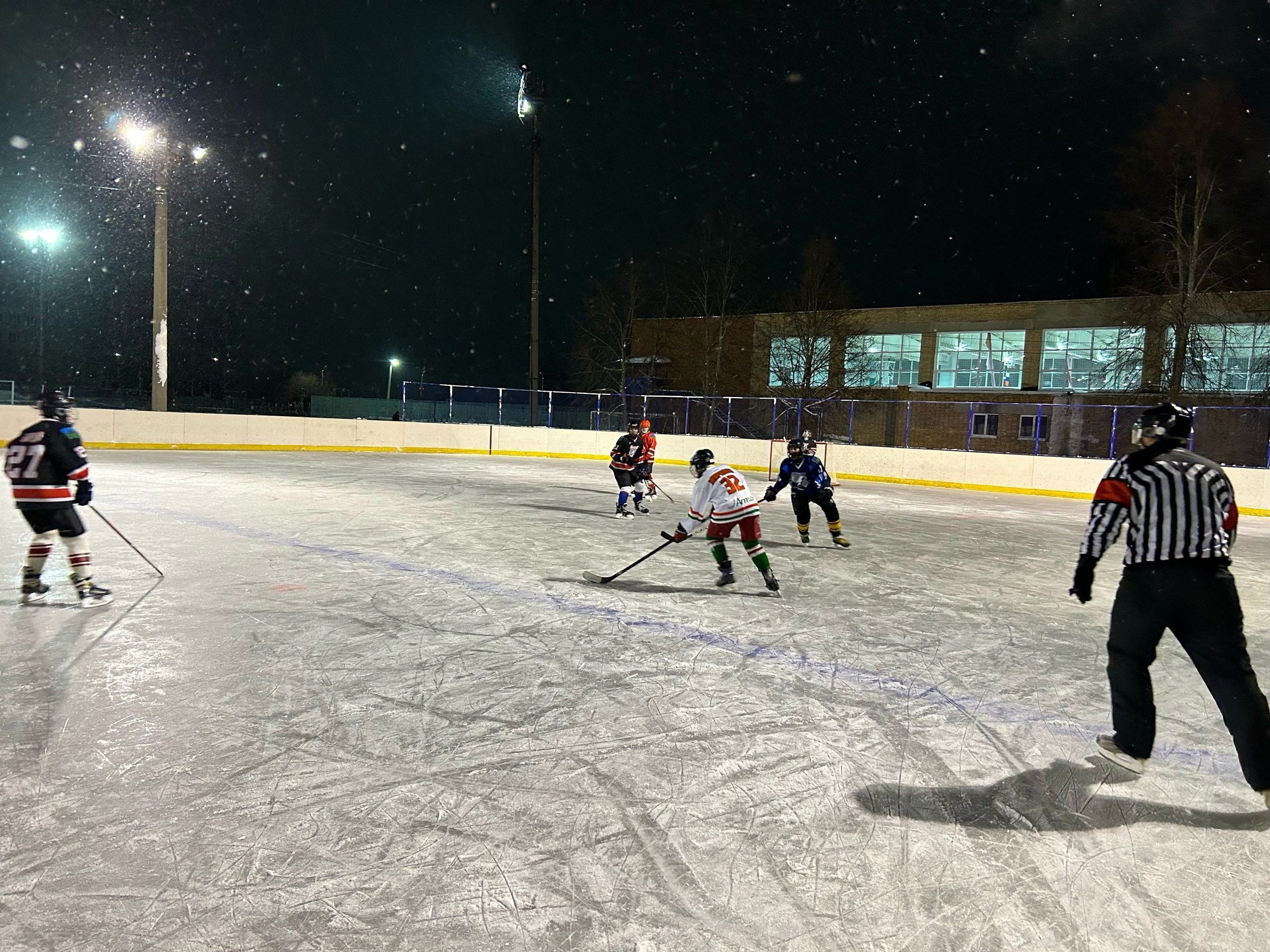 «Молния» уступила хоккеистами из Вичуги