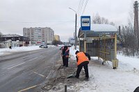 УГХ Кинешмы расчищает от снега остановочные площадки