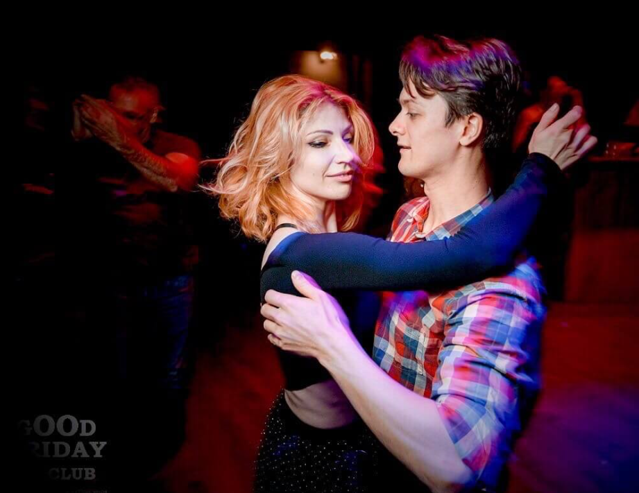 Школа танцев: уроки бачаты для начинающих