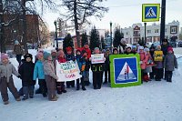 В Кинешме родители юных участников дорожного движения привлекли внимание автомобилистов