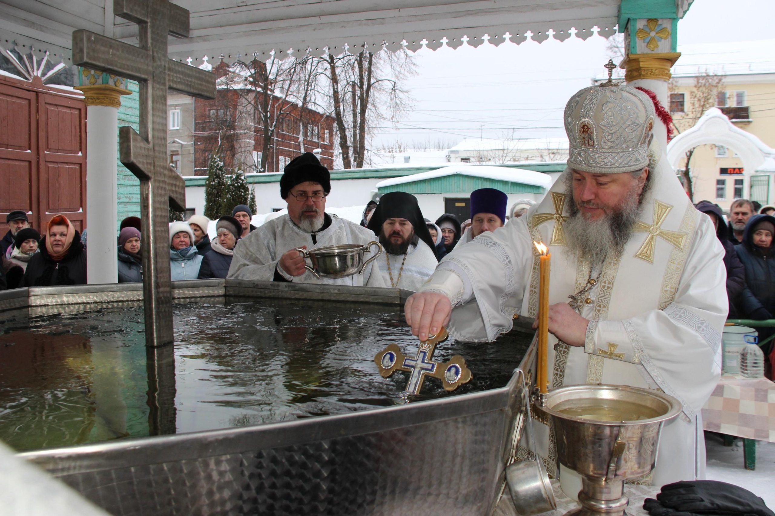 Епископ Кинешемский и Палехский Иларион совершил чин Великого освящения воды