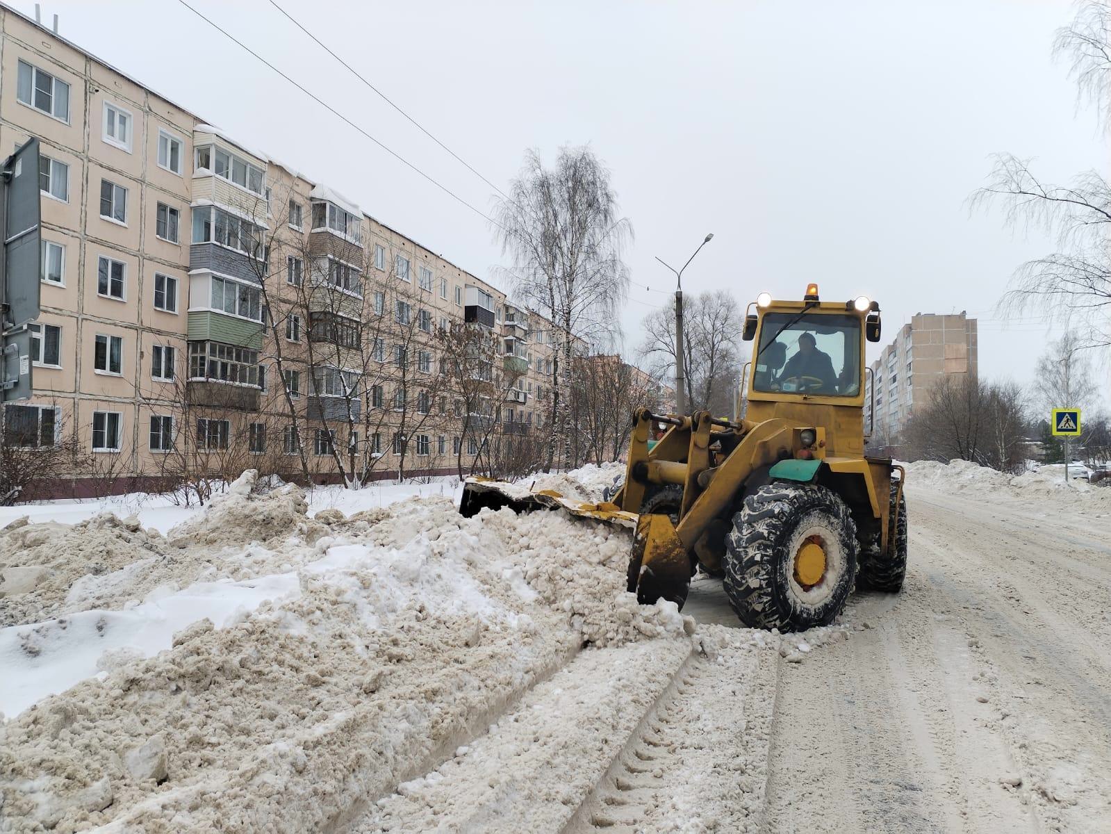 В администрации Кинешмы рассказали, на каких улицах работала техника УГХ 25 января