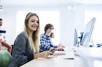 По данным Yota россияне все чаще пользуются отечественными сервисами для видеоконференций