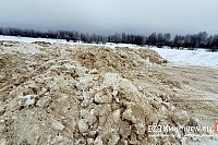 Весь снег с улиц Кинешмы вывозится в поле напротив городского кладбища в «Сокольниках»