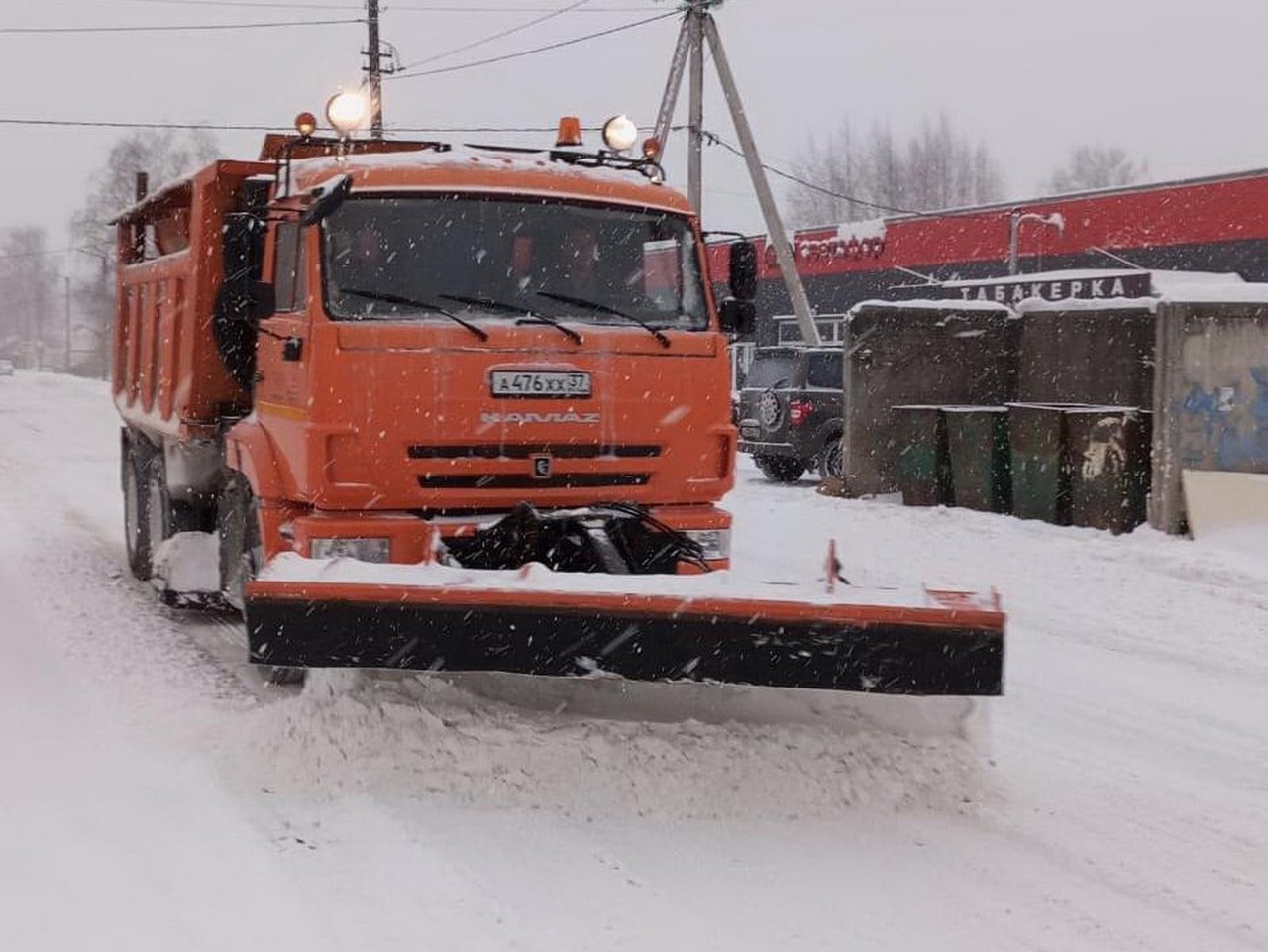 УГХ Кинешмы устраняет последствия очередного снегопада