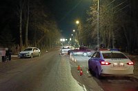 На ул.И.Виноградова сбили водителя, который осматривал свой автомобиль после ДТП