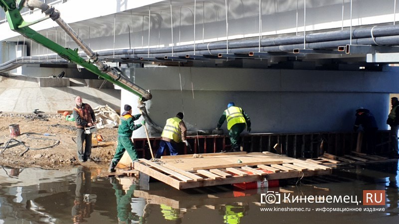 На мосту через Казоху бетонируют опоры, где ранее выявили дефекты