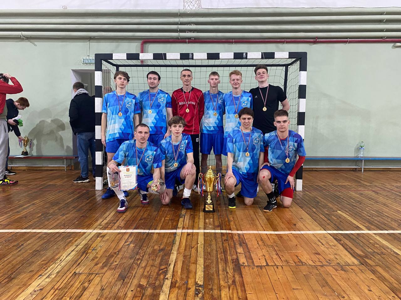 «Волжанин» выиграл чемпионат Вичуги по мини-футболу