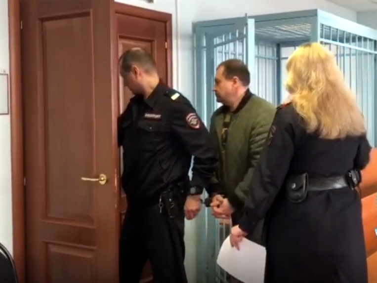 Опубликовано видео заседания суда о заключении под стражу бывшего начальника полиции Кинешмы