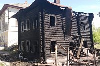 Поджигатели уничтожили нежилой дом на ул.Карла Маркса