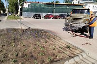 В Кинешме ежедневно поливают 17 тысяч цветов
