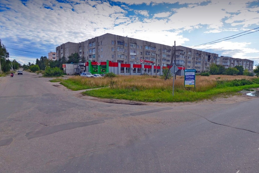 Жители ул.Наволокской просят мэрию узаконить «остановку по требованию» у общежития