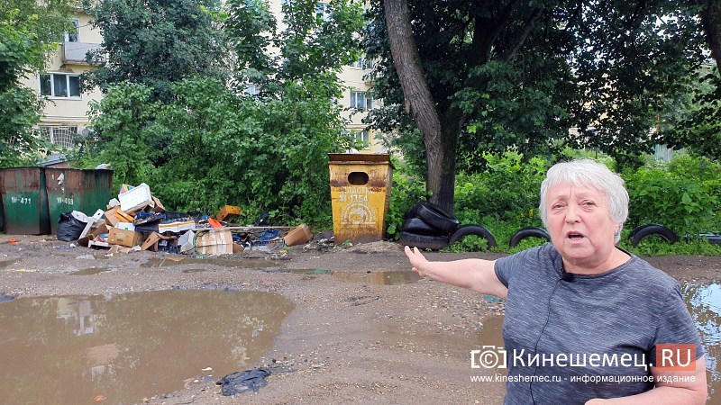 Спустя 7 лет жители ул.Островского добились переноса мусорных контейнеров от их домов