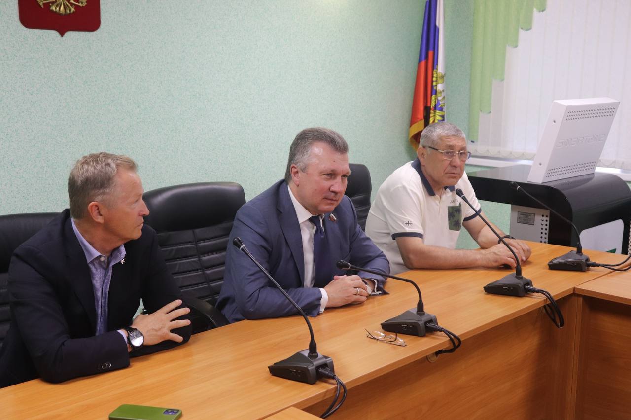 Кинешму по приглашению «Союза десантников» посетил сенатор РФ Валерий Васильев