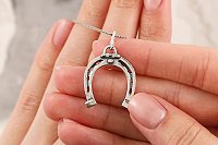 Мужской кулон как элемент стиля