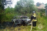В селе Елнать во время резки на металлолом загорелся автомобиль