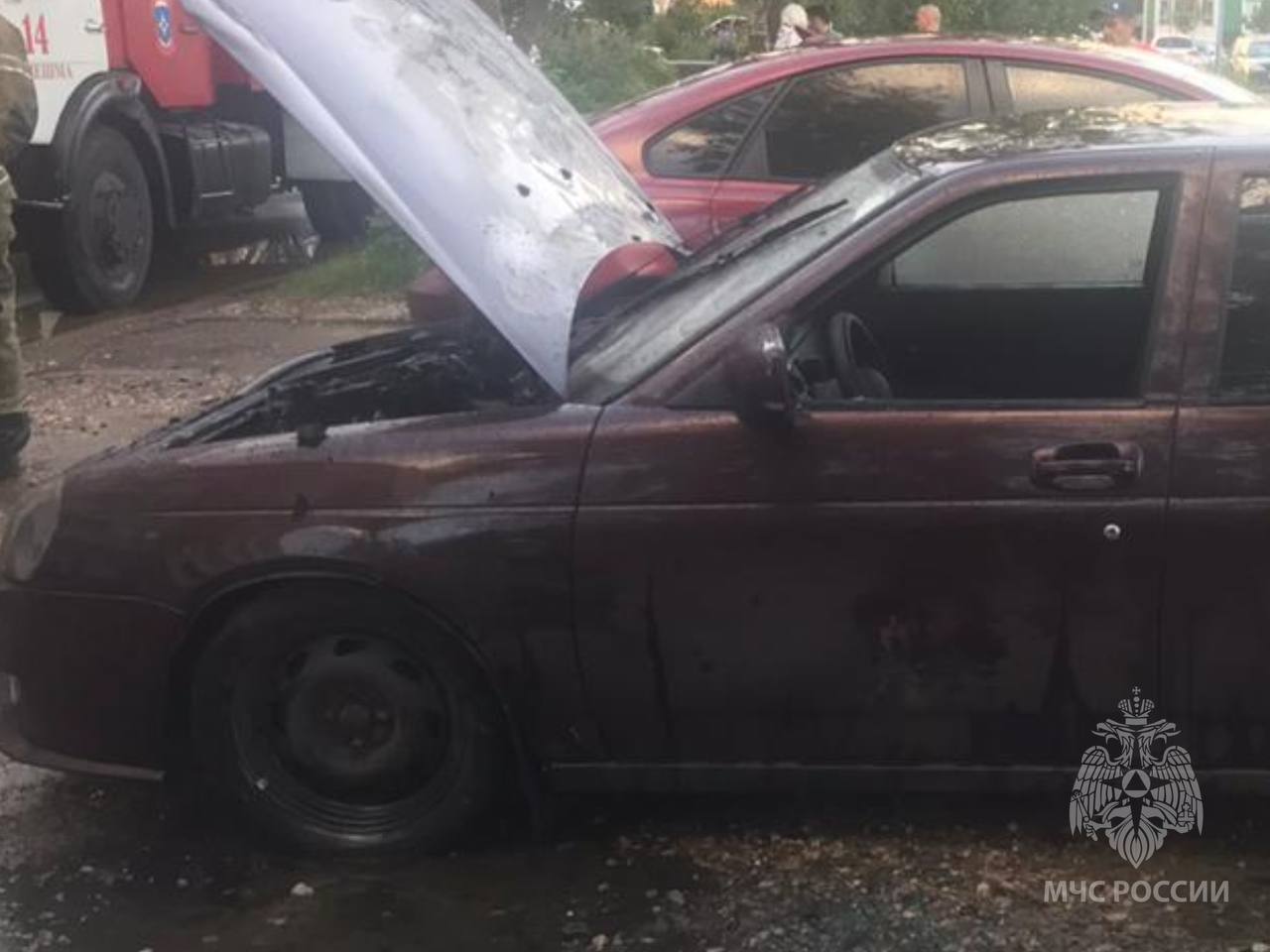 Аккумулятор стал причиной возгорания «Приоры» на улице Гагарина