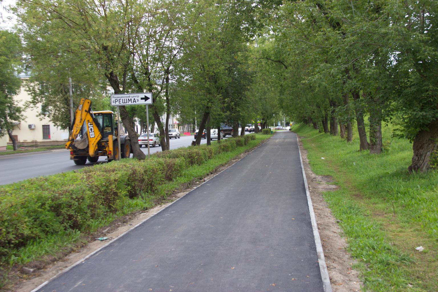 На ул.Островского у ж/д вокзала ремонтируют тротуары