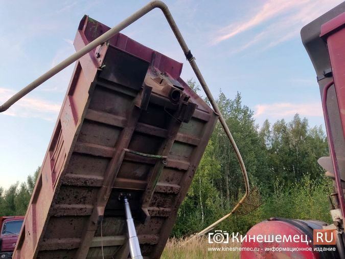 В «Озерках» водитель большегруза повредил газопровод среднего давления